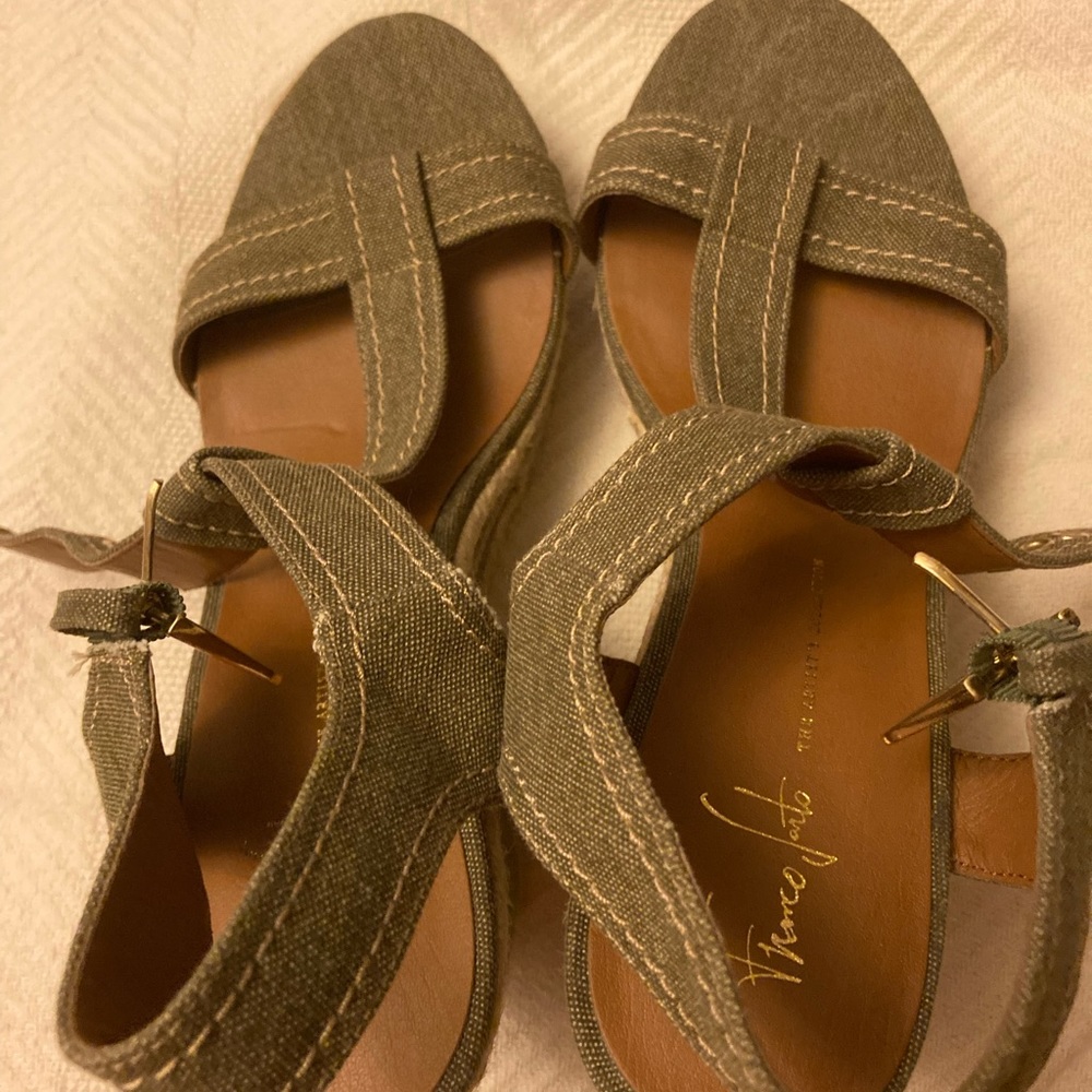 🌈 Franco Sarto Artisan• T-Strap Wedge• 11